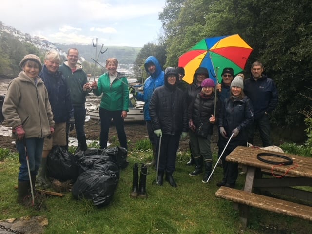 Kingswear litter pickers brave the elements