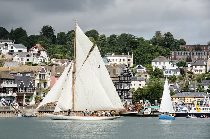 Kelpie off Dartmouth Embankment